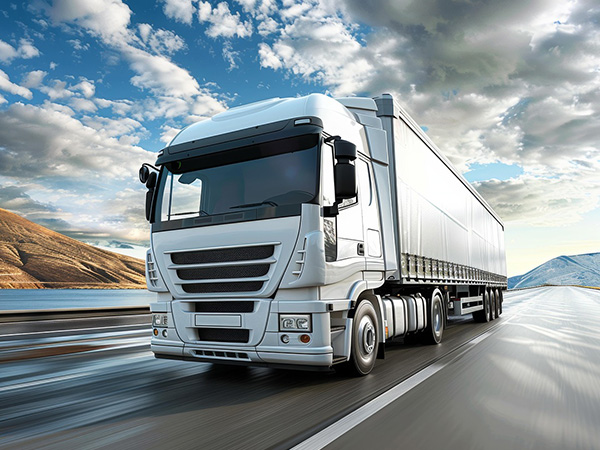 车灯不止照明，更是行车安全的 “隐形卫士”